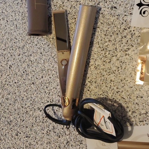 Tyme Pro Curling Iron - Picture 9 of 9